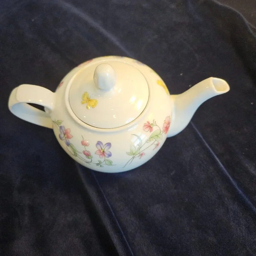 TEAPOT, VINTAGE BIA CORDON BLEU INTERNATIONAL